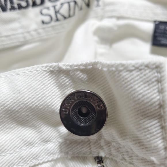 DKNY Jeans - Picture 3 of 6